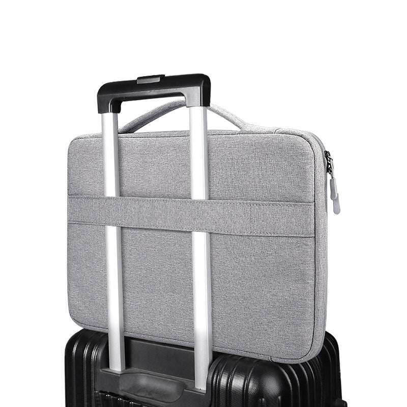 Portable computer carrying case