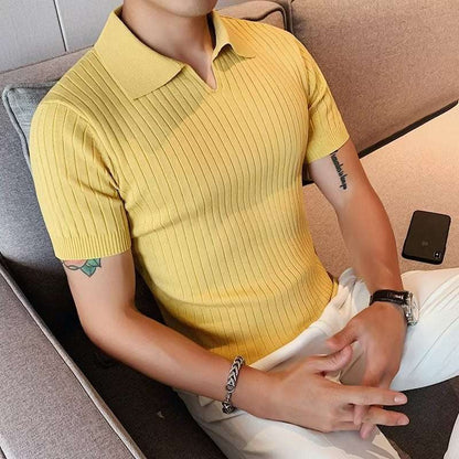 A versatile and popular five-sleeved knitted POLO shirt